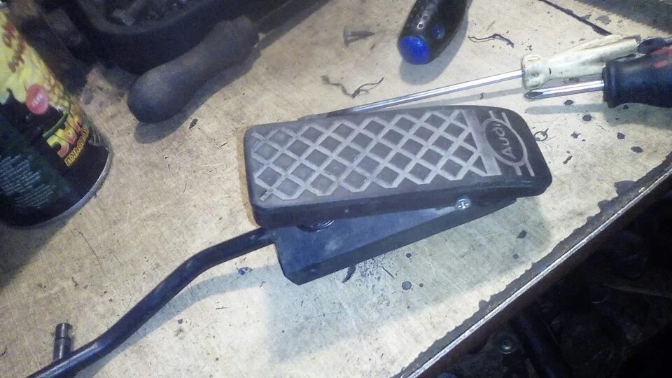 Педаль газа ауди 100. Педаль газа ауди 100 с3. накладка педали газа ауди 80.