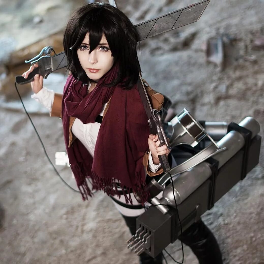 Mikasa cosplay. Микаса Аккерман косплей. Микаса Аккерман в реальной жизни. Микаса косплей 19+.