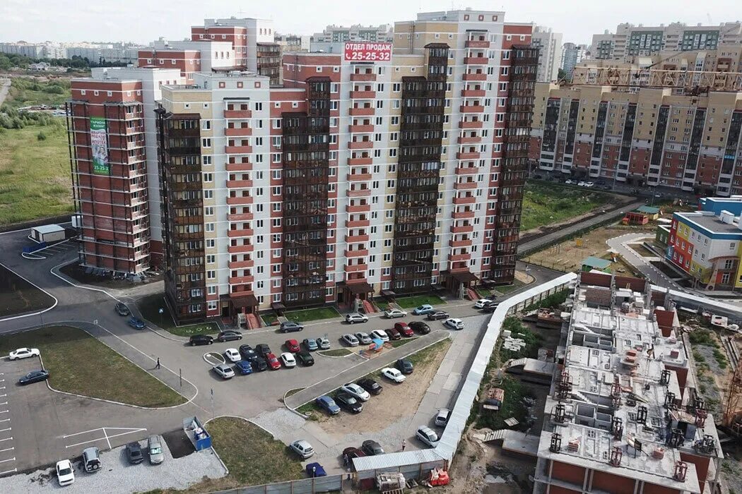 Стройбетон омск продажа квартира. Шаронова Омск Стройбетон. Шаронова 19 Омск. Улица Шаронова в Омске. Шаронова 19 Омск дом.