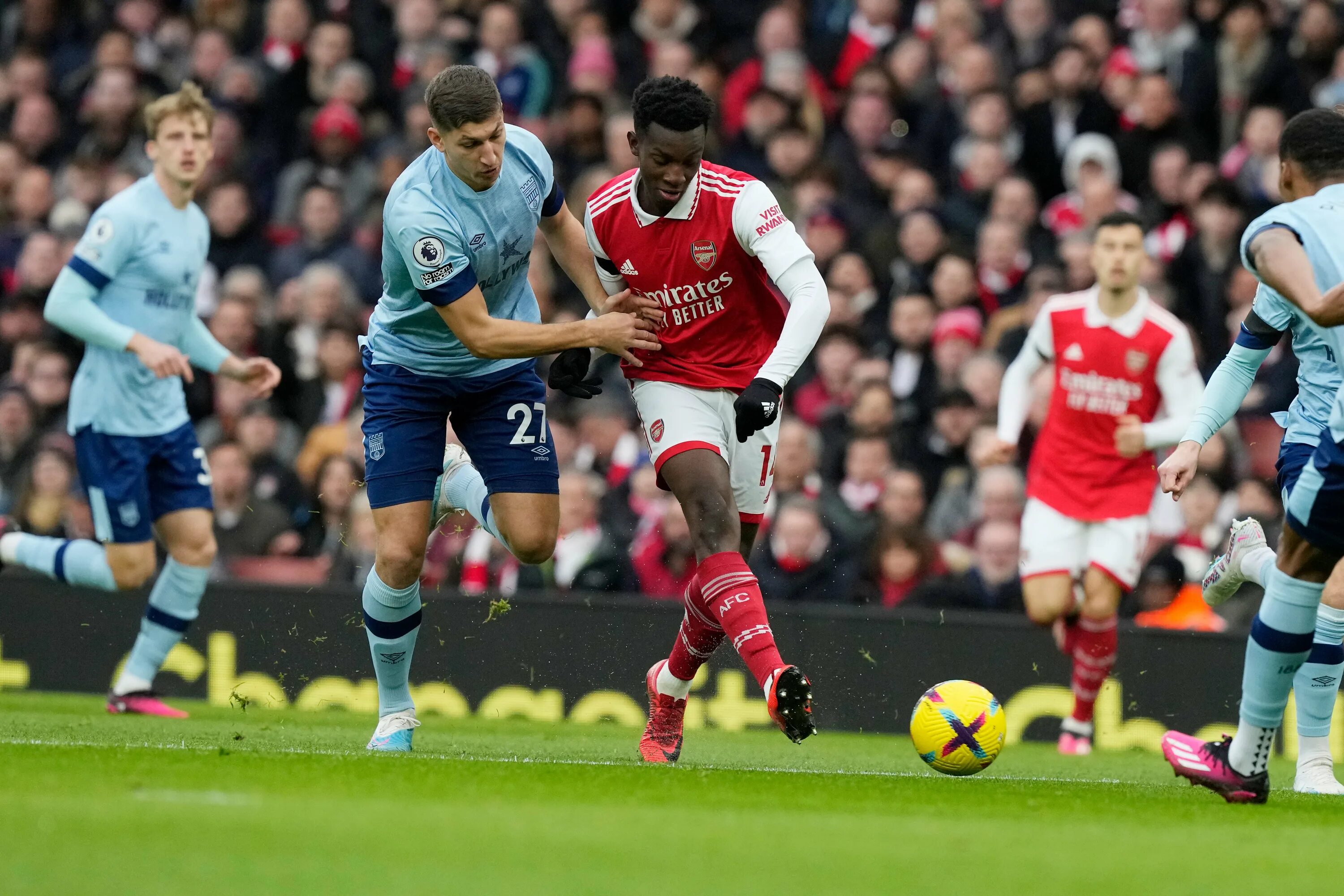 Man city vs arsenal live stream. Манчестер Юнайтед Лидс. Эдди Нкетиа Арсенал 2024. Арсенал Брентфорд 2:1. Brentford vs Arsenal.