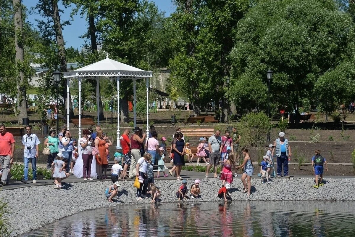 Городской парк саратовская область вольск городской парк. Городской парк вольск. вольск саратовская область фото парка. новый парк в вольске.