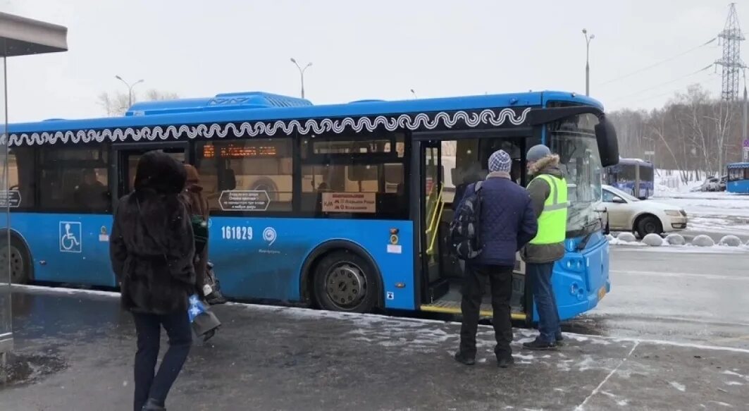 Автобусы выхино коренево. Автобус км. Автобус км1. Km автобус. Автобус км Москва.