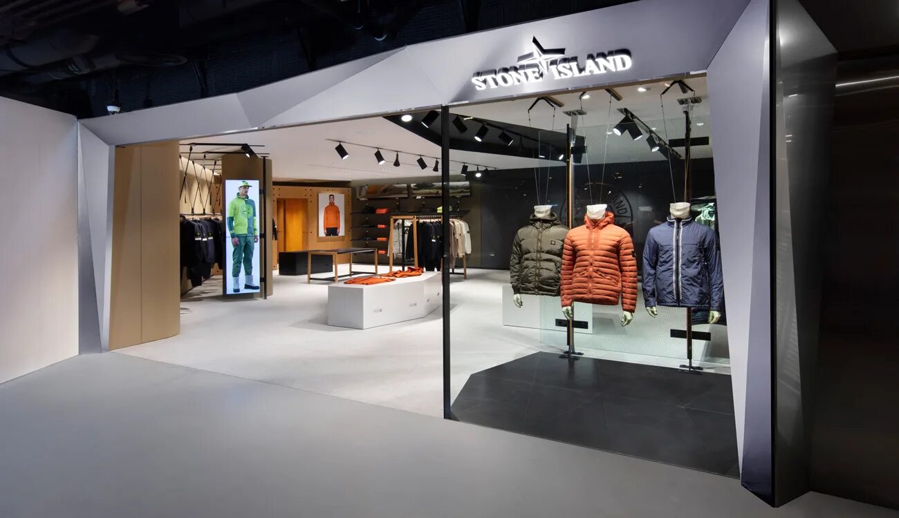 Island store. Stone Island Retail SRL. Stone Island магазин в Риме. Stone Island Outlet ROMA. Офис Stone Island.