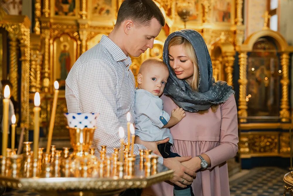 В чем идти на крестины в церковь. Крестины. крещение детей в церкви. фотосессия на крестины ребенка. фотосессия крещения ребенка в церкви.