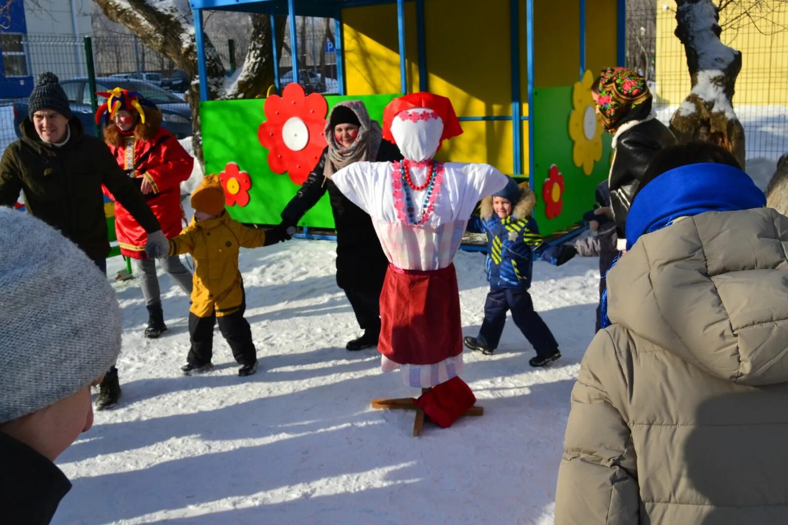 забавы на масленицу на улице. детские игры на масленицу в детском саду. детские игры на масленицу в детском саду. масленица на улице для детей в доу. масленица в детском саду.