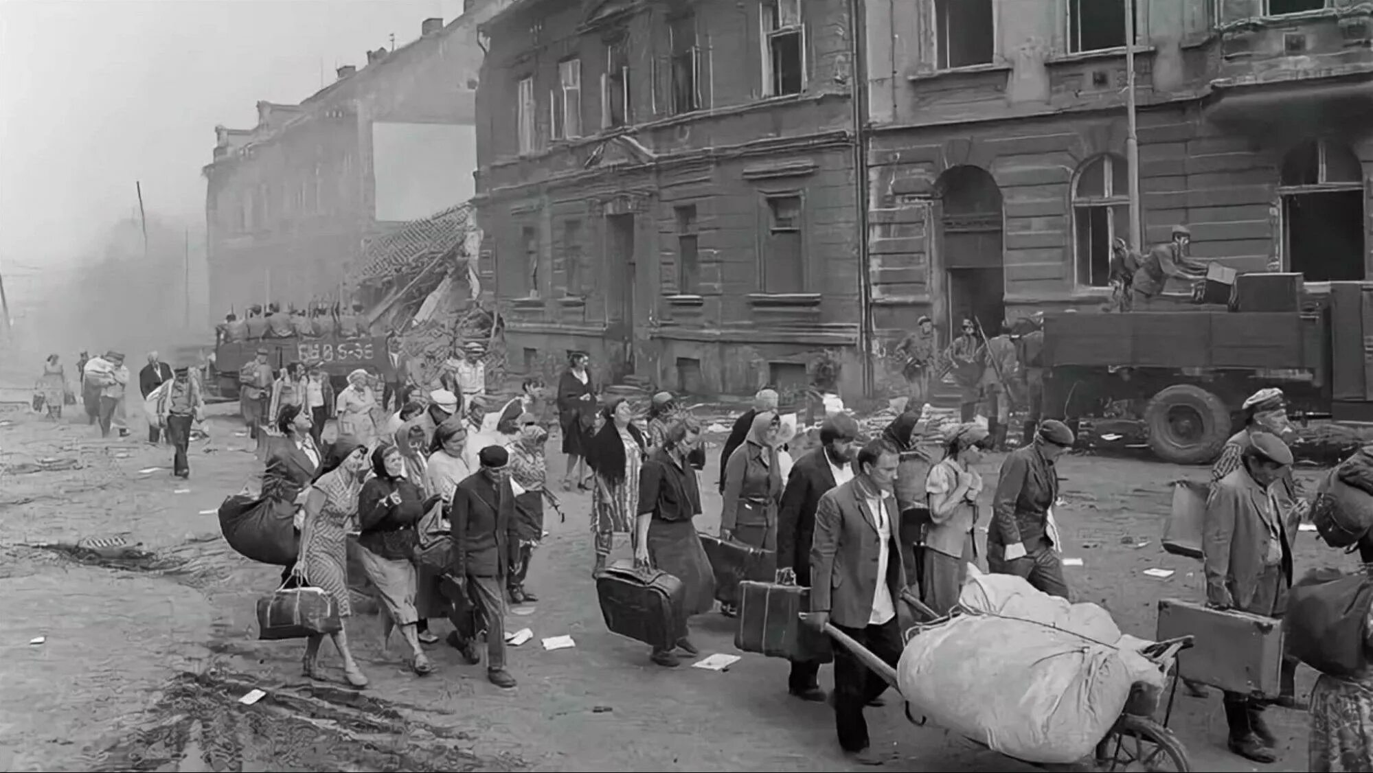 Московская паника 1941. 16 Октября 1941 Москва. Паника в Москве в октябре 1941 года. Московская паника 16 октября 1941 года. 10 октября 1941