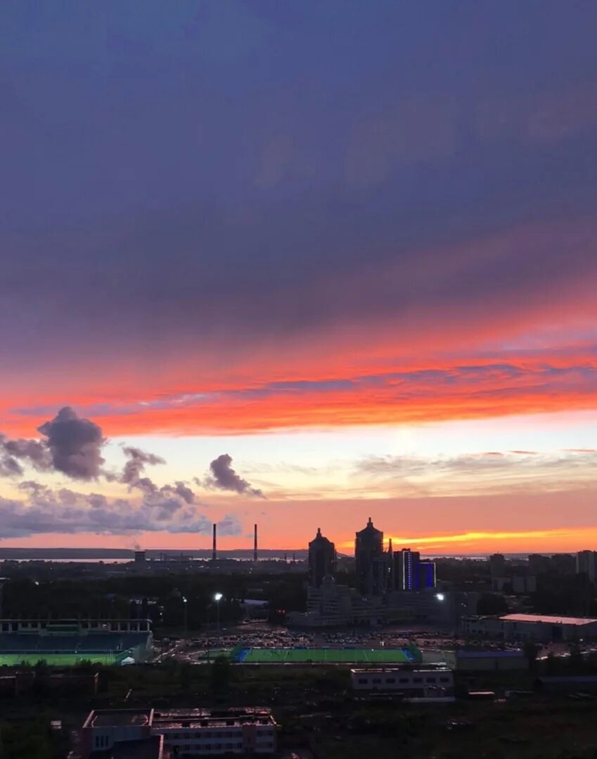 Казанский закат. Казань закат. Во сколько закат в казани. Красивый закат в городе грозном. Во сколько закат в казани.