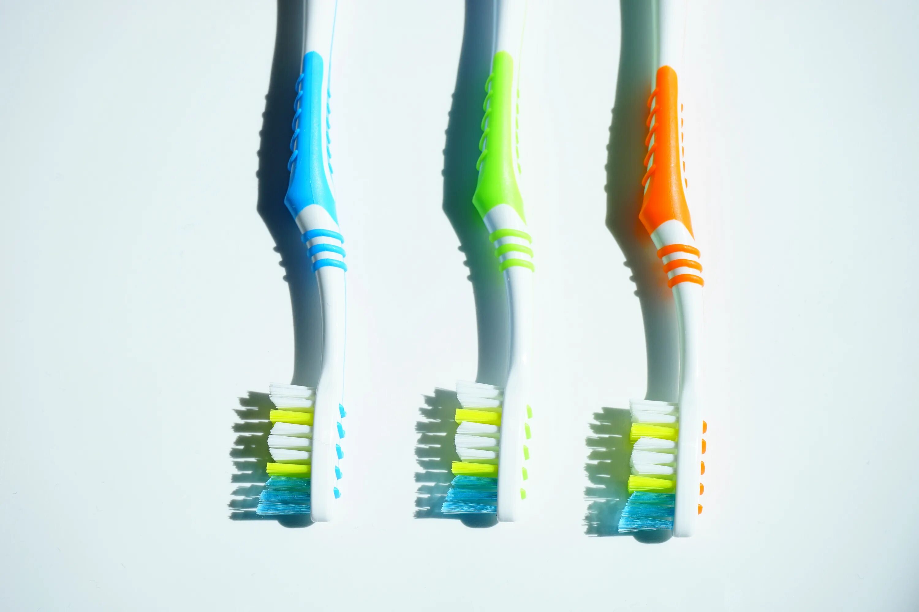 Ассортимент зубных щеток. MDN зубная щетка median natural Toothbrush набор 4шт. MDN зубная щетка median Dual effection Toothbrush набор 4шт. Зубная щетка Орандж (1/12/600). Ecodentis 4000 зубная щетка.