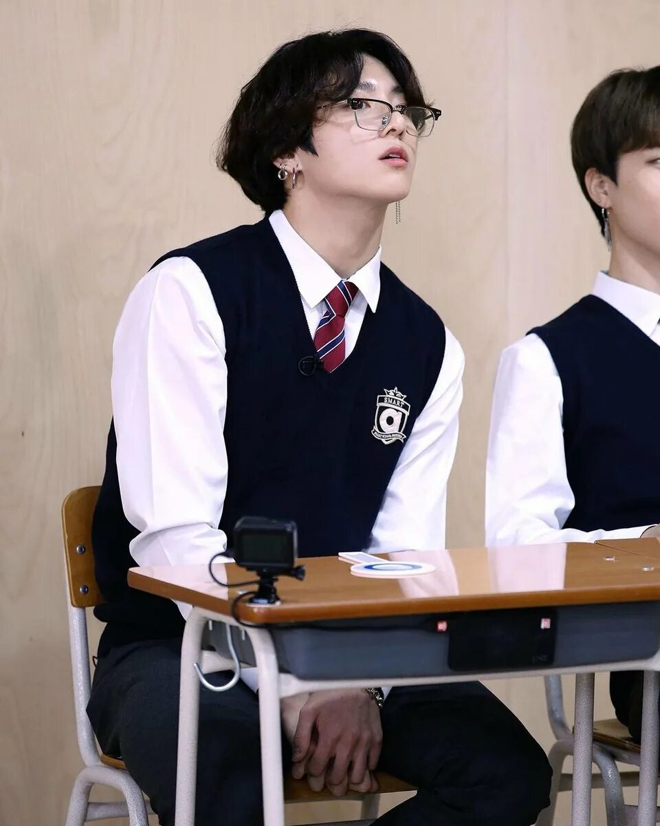 Чонгук 2019. Бтс ран бтс. Чонгук run bts. Чон чонгук 2020. Bts эра hyyh.