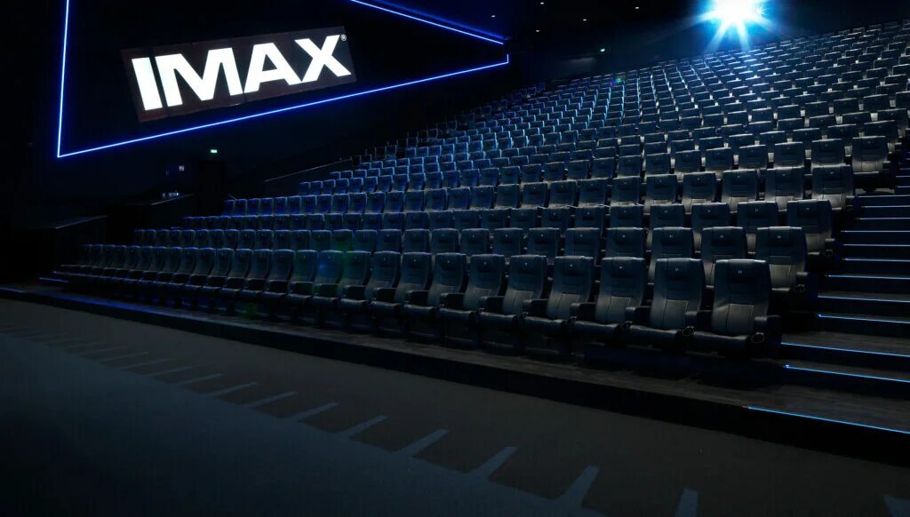 Лед 3 кинотеатр парк. Зал IMAX Sapphire – IMAX. Зал IMAX Киномакс Казань. Киномакс-сапфир — зал IMAX Sapphire. Аймакс сапфир Питерлэнд.