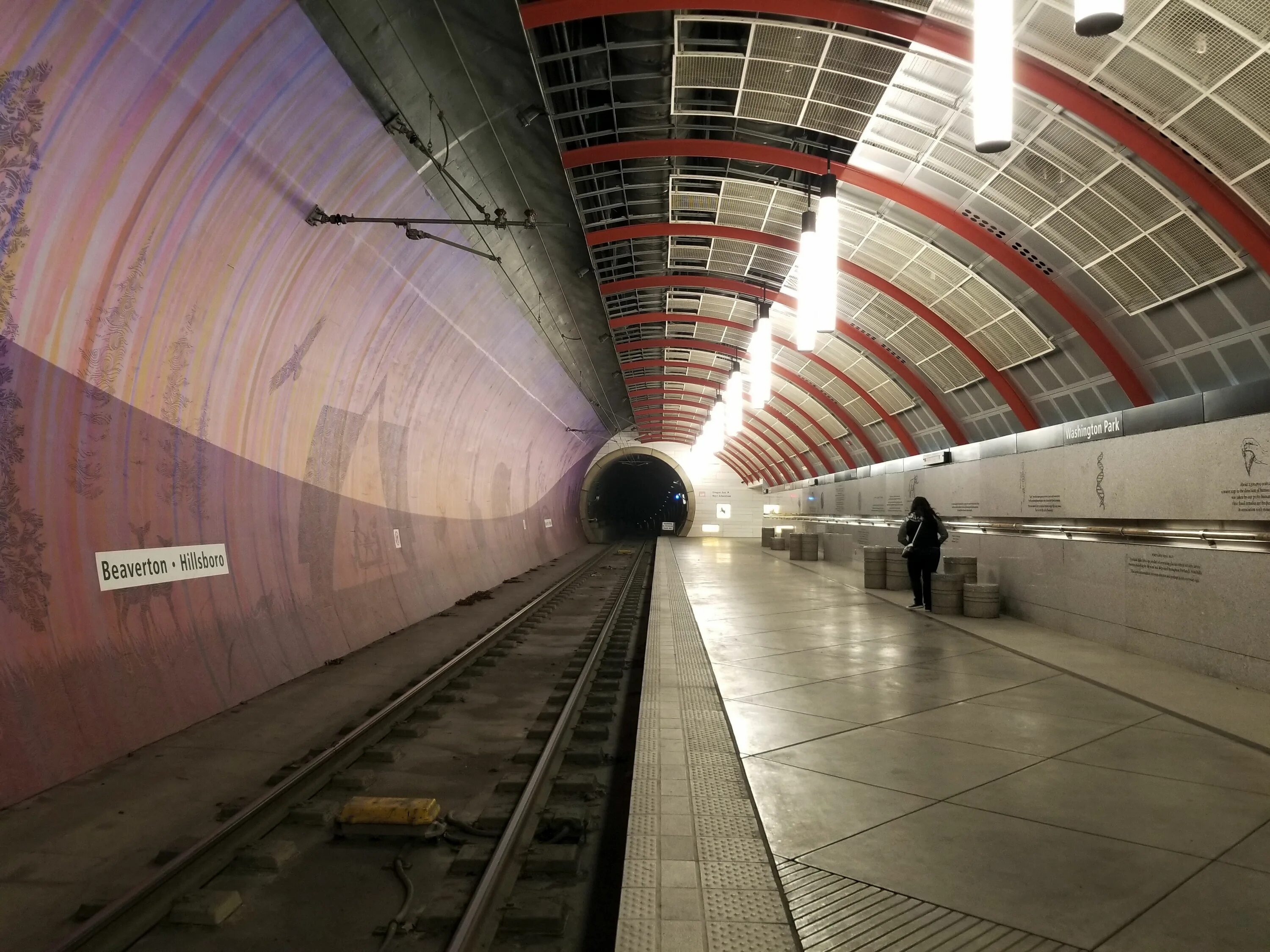 Глубина метрополитена. Станция метро Вашингтон парк. Адмиралтейская станция метро глубина. Станция метро Адмиралтейская Санкт-Петербург глубина. Вашингтон парк Портленд метро.