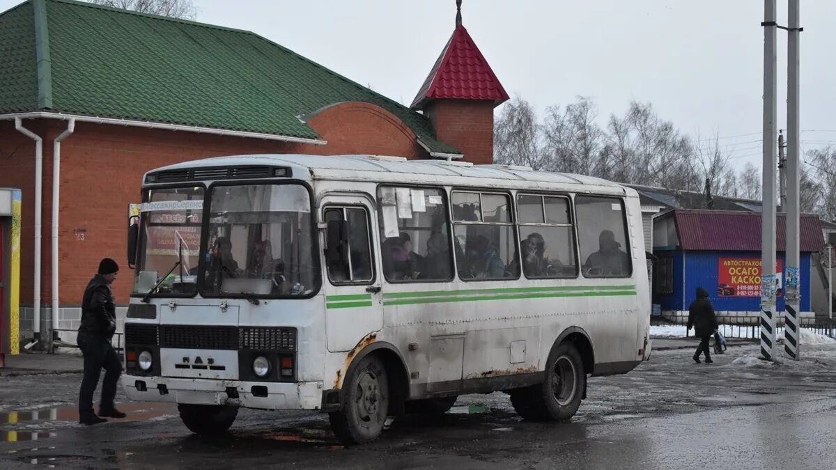 Погода в сараях рязанской области на неделю. Поселок Ухолово Рязанской области. Автобус Ряжск Ухолово. Автобус Ухолово Рязань. Город сараи Рязанской области.