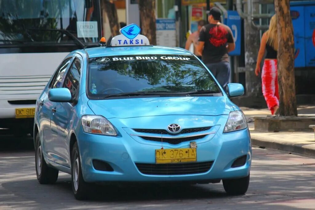 Такси на бали. Такси блюберд. Такси на бали. Байк такси бали. Airport bali taxi.