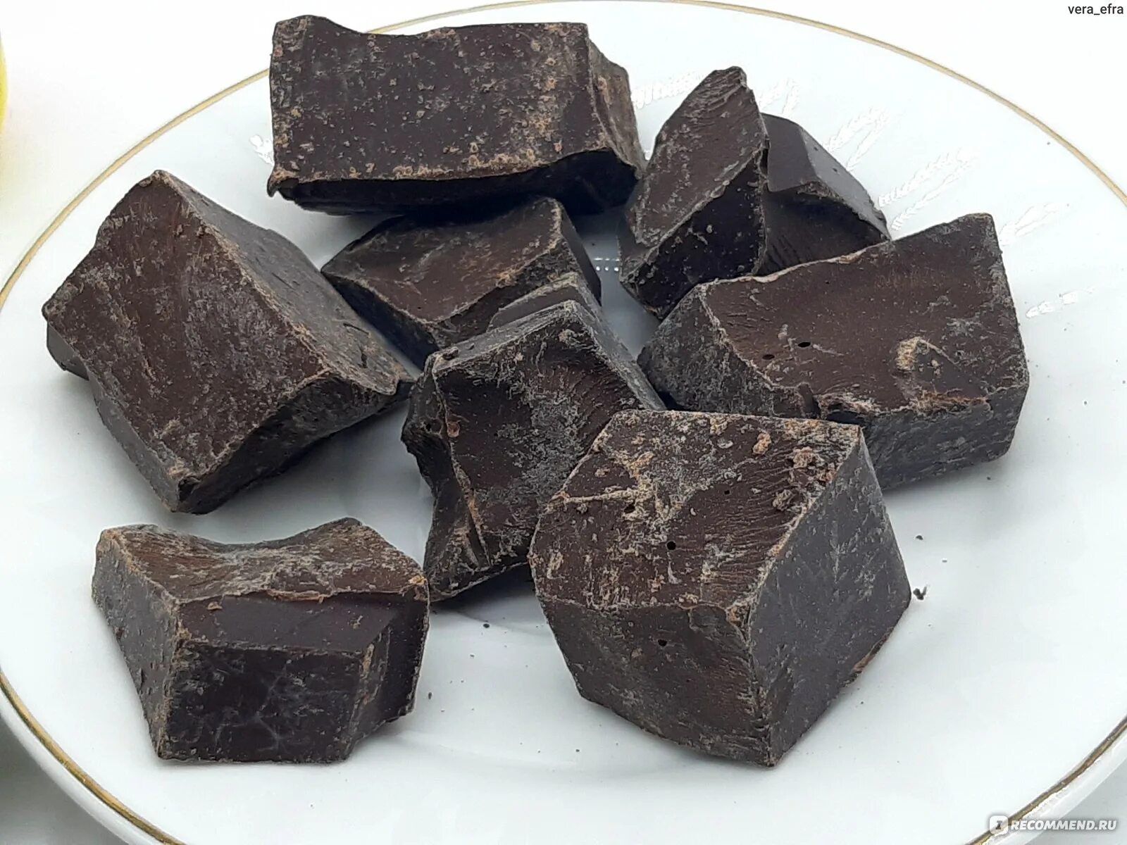 Шоколад весовой. Темный шоколад callebaut. Толстая плитка шоколада. Большой кусок шоколада. Кусковой шоколад.