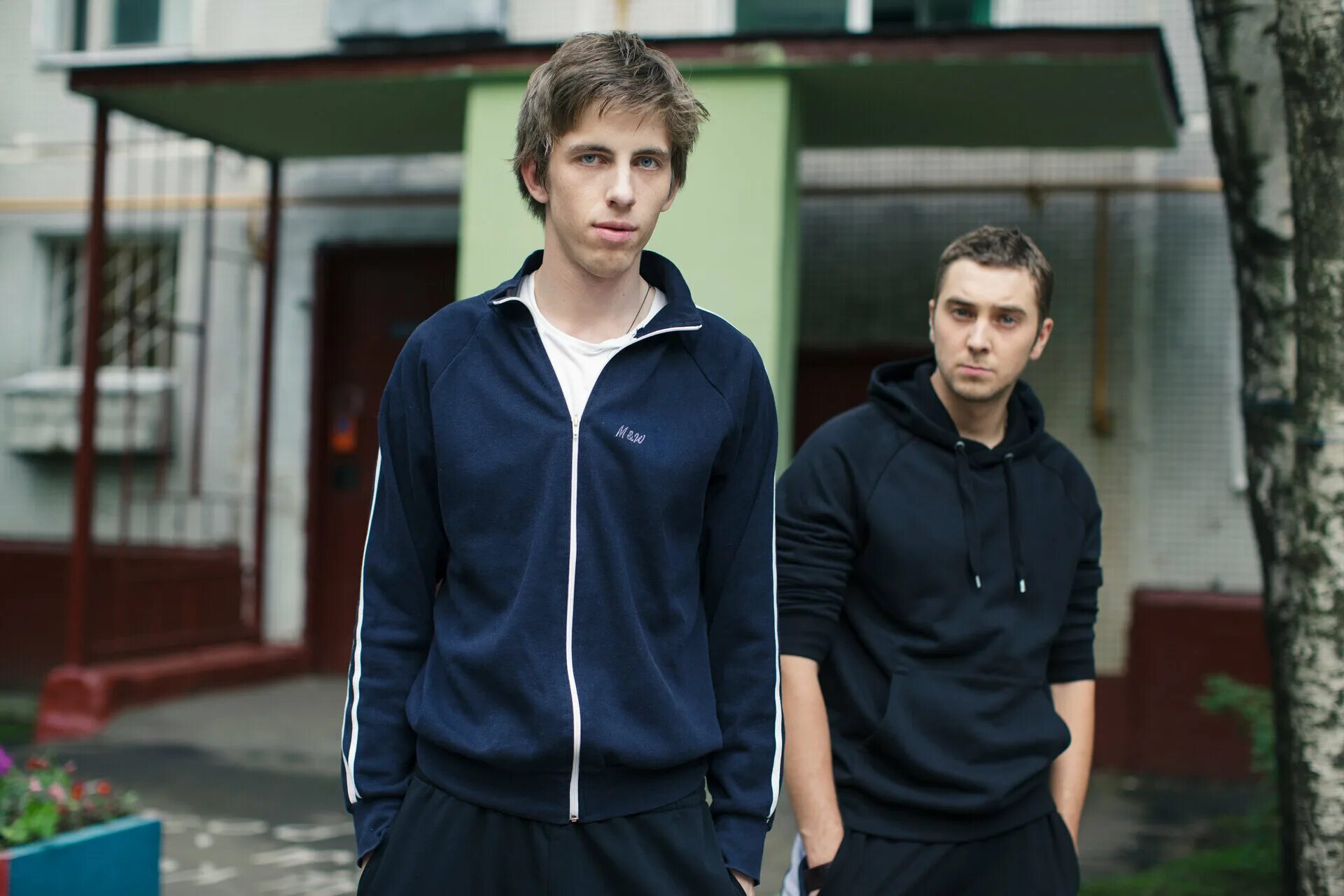 Все и сразу комедия. Все и сразу 2 выйдет. Все и сразу постер. Все и сразу 2 выйдет. Кадр из фильма все и сразу.