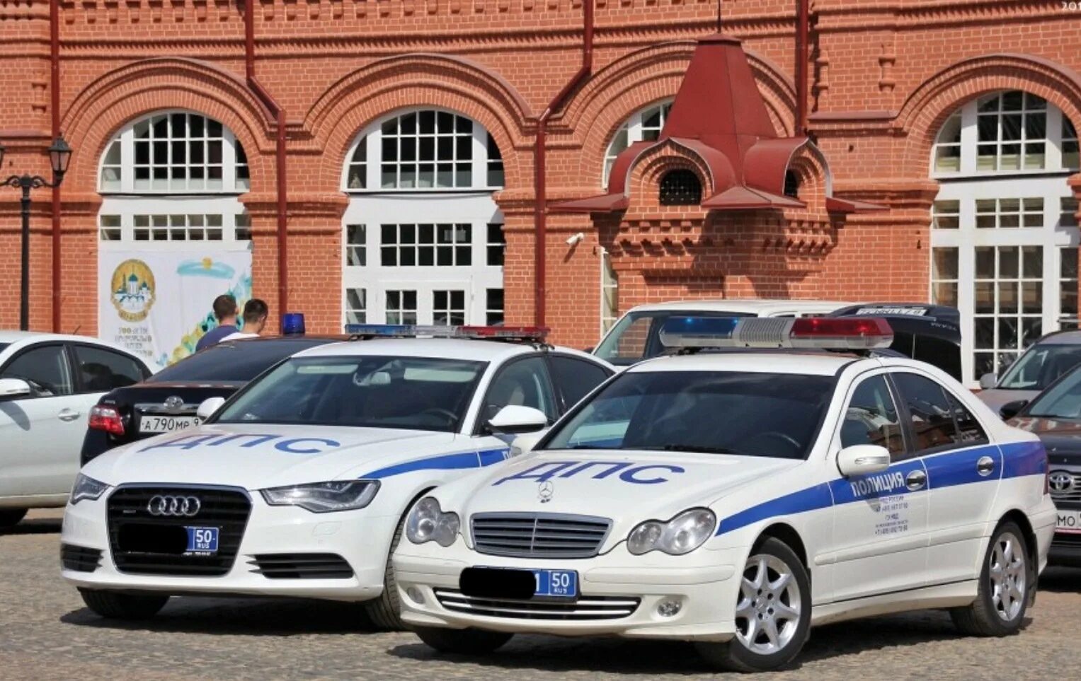Автомобиль гаи. Мерседес 211 ДПС. Полиция Питер Audi a6. Mercedes ml 350 ДПС Санкт-Петербург. ДПС ГИБДД Санкт Петербург.