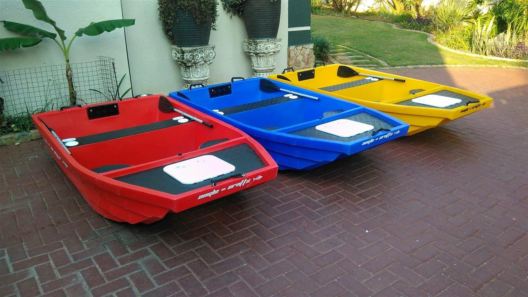 Лодка мираж 300. Катер wyatboat wyatboat-3у. Стеклопластиковые моторные лодки российского производства. Пластиковая лодка афалина-255. Пластиковая лодка скай боат 390.