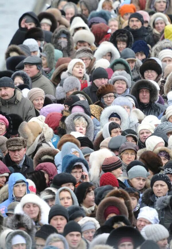 Очередь к поясу Богородицы в Москве. Очередь к поясу Богородицы в Москве 2011. Очередь. Пояс Богородицы 2011 очереди. Очереди в 12 часов