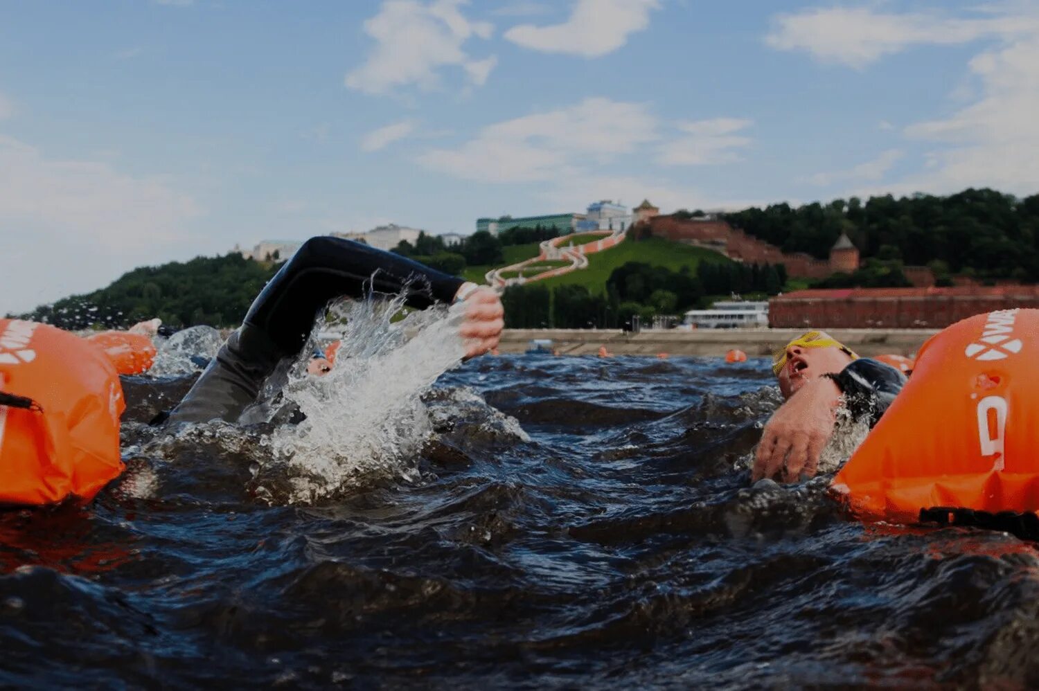 На открытой воде быстро. X Waters Волга 2021. X Waters 2022 Нижний Новгород. Заплыв Волга. Заплыв на открытой воде.