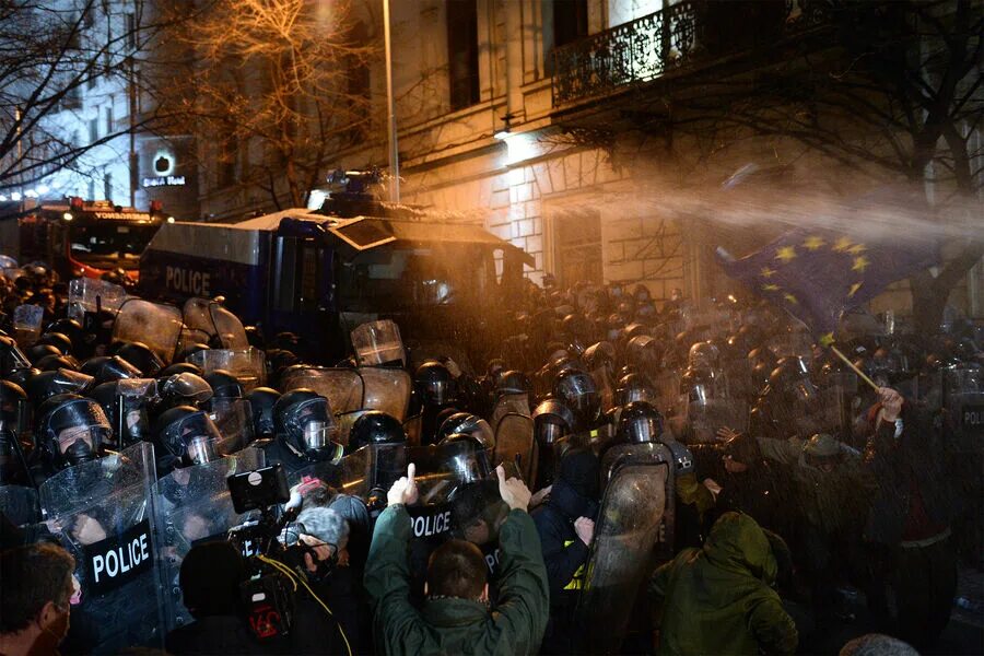 Что сейчас в грузии происходит последние. Майдан тбилиси. массовые протесты в грузии. протесты в тбилиси.