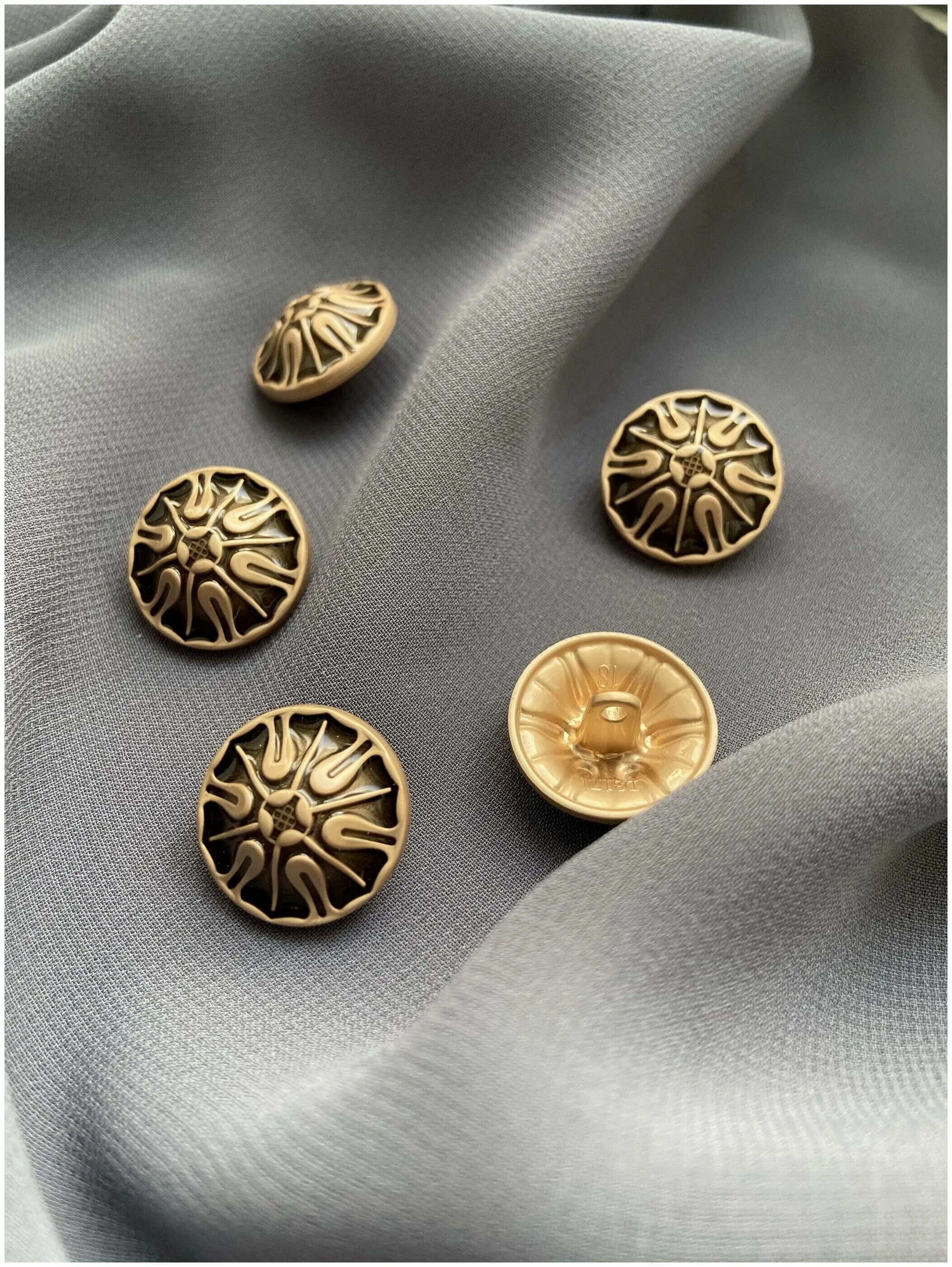 пуговица металл. 1272-а пуговица. 57092 пуговица на ножке 22мм. 58867 пуговица на ножке 22мм. пуговка на ножке.