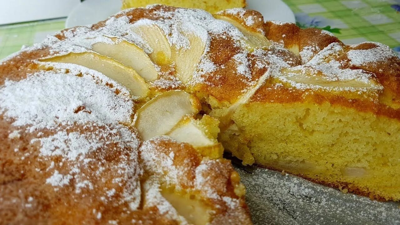 Яблочный пирог с творогом. Постная шарлотка. Шарлотка с яблоками классическая. Нежная шарлотка с яблоками рецепт. Очень вкусная шарлотка с яблоками.