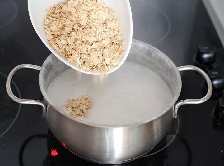 моют ли овсяные хлопья перед варкой. овсяные каши для варки. слизистые овсяные хлопья. каша геркулес без варки. моют ли овсяные хлопья перед варкой.