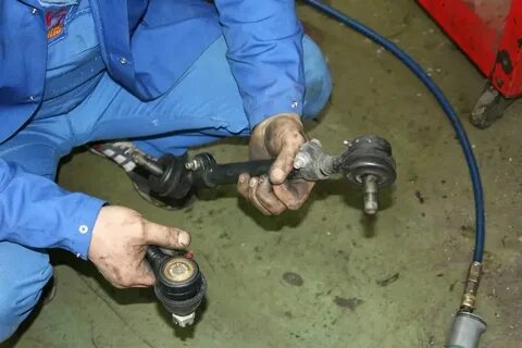 Опору когда меняют