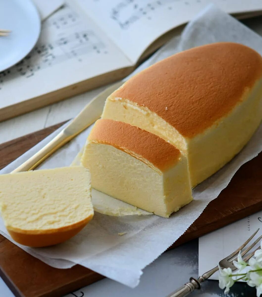 хлопковый чизкейк. японский суфле-чизкейк. хлопковый чизкейк. японский чизкейк. японский десерт хлопковый чизкейк.