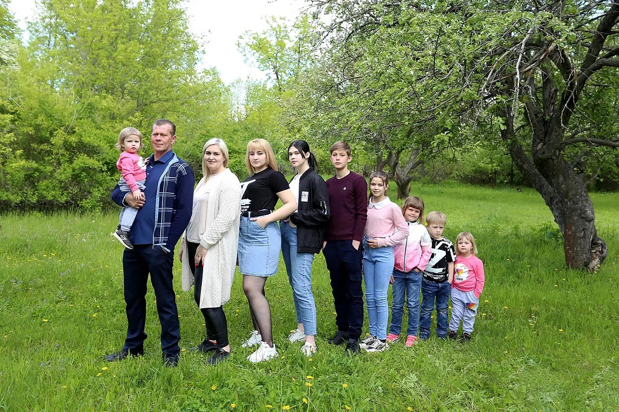 Премия родители года. Опекунская семья в новокаргино. 25 многодетным семьям липецка. Деревенская семья. 25 многодетным семьям липецка.