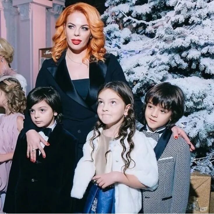 дети стоцкой похожи. анастасия стоцкая с сыном. анастасия стоцкая с мужем. анастасия стоцкая с сыном. сын анастасии стоцкой и филиппа киркорова.