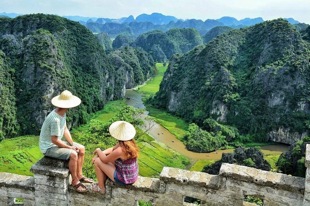 Ханой отдых. Thai Binh Вьетнам. Tam coc Вьетнам. Вьетнам Ханой туристы. Экокурорт Вьетнам Йенбай.