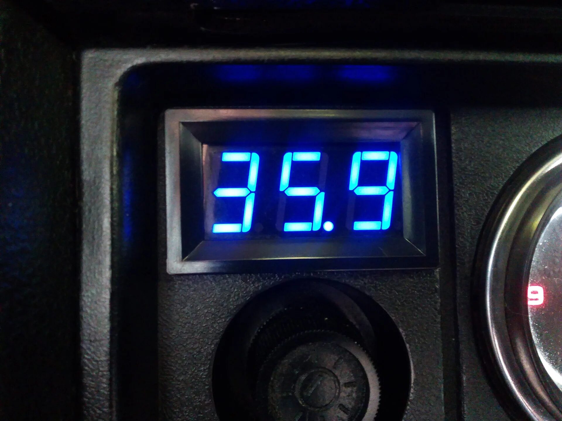 Подсветка прикуривателя ваз 2107. Машине не работает часы. Ваз 2107 штатная. Часы марк 2 100. Часы daewoo nexia n100.