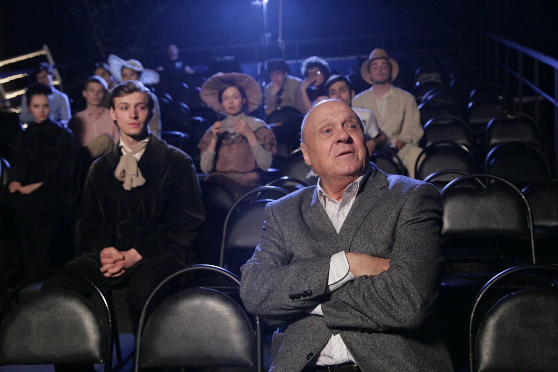 Зеленая карета посвящается. Зеленая карета фильм фото. Зелёная карета 2015. Фильм зеленая карета постер. Фильм зелёная карета мерзликин.