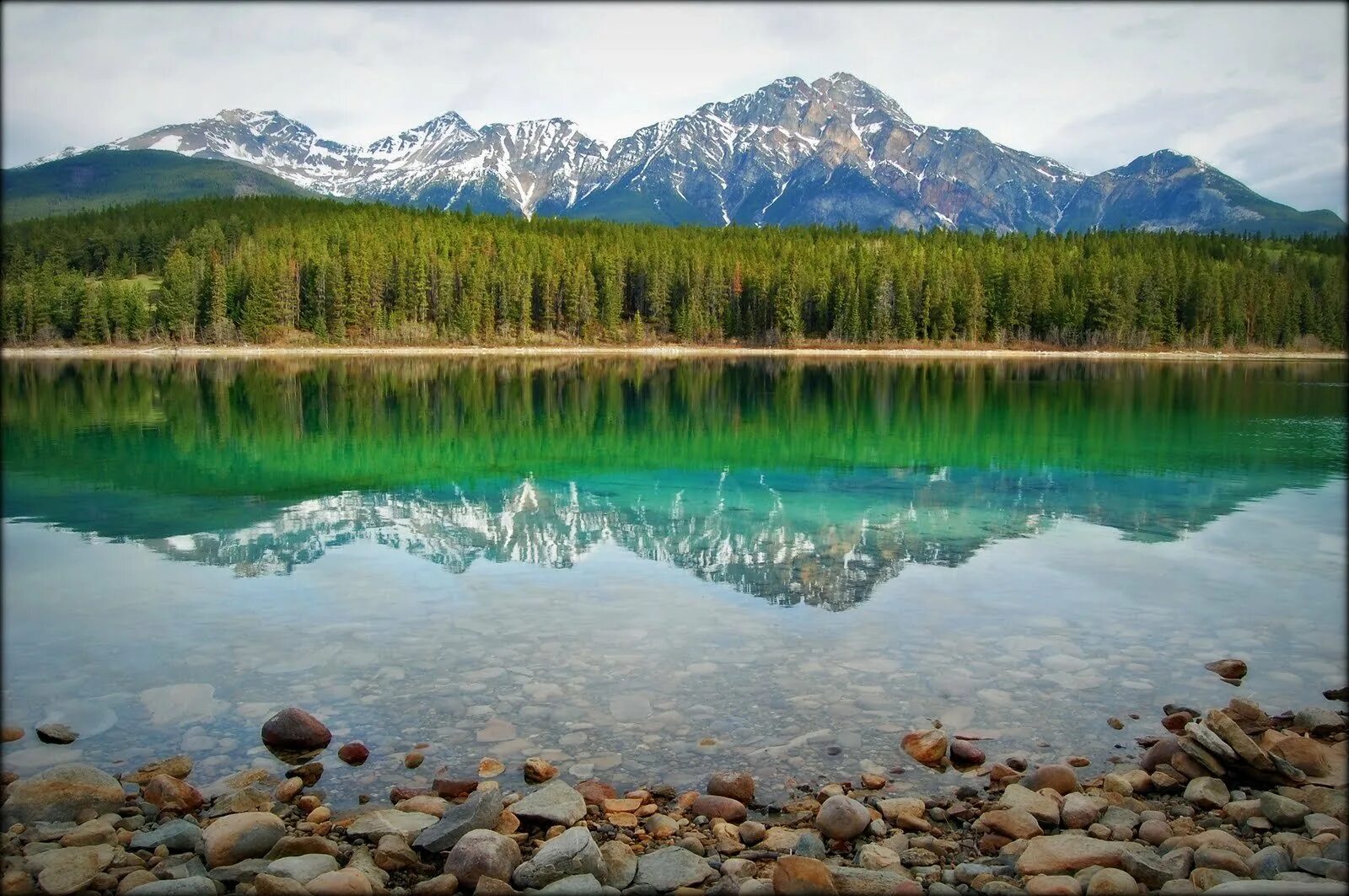 Родная вода. Красота воды окружающий мир. Красота воды нашего края. Зеркальные поверхности в природе. Красота воды окр мир.