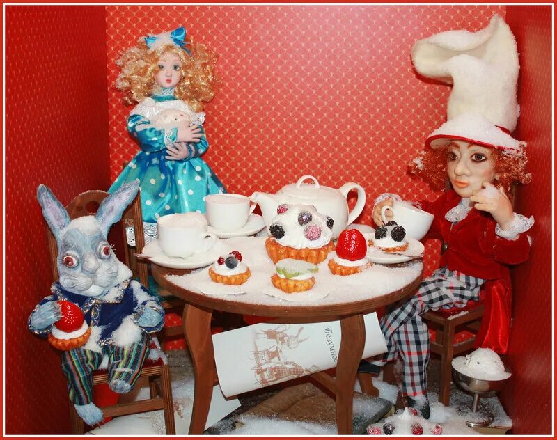 куклы за чаем. чаепитие с куклами. чаепитие с куклами. кукла чаепитие. антикварные куклы чаепитие.