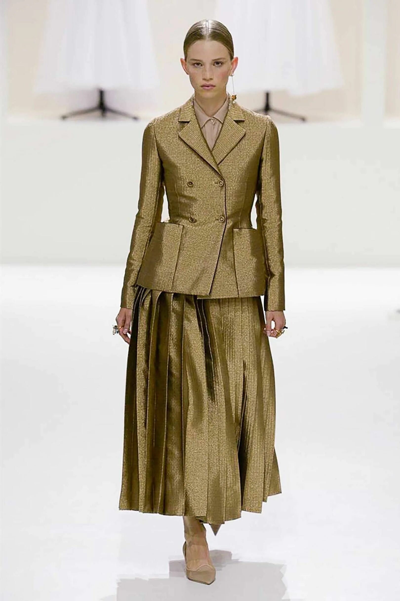Коллекция диор одежда. Диор 2018 осень зима. dior коллекция 2019.