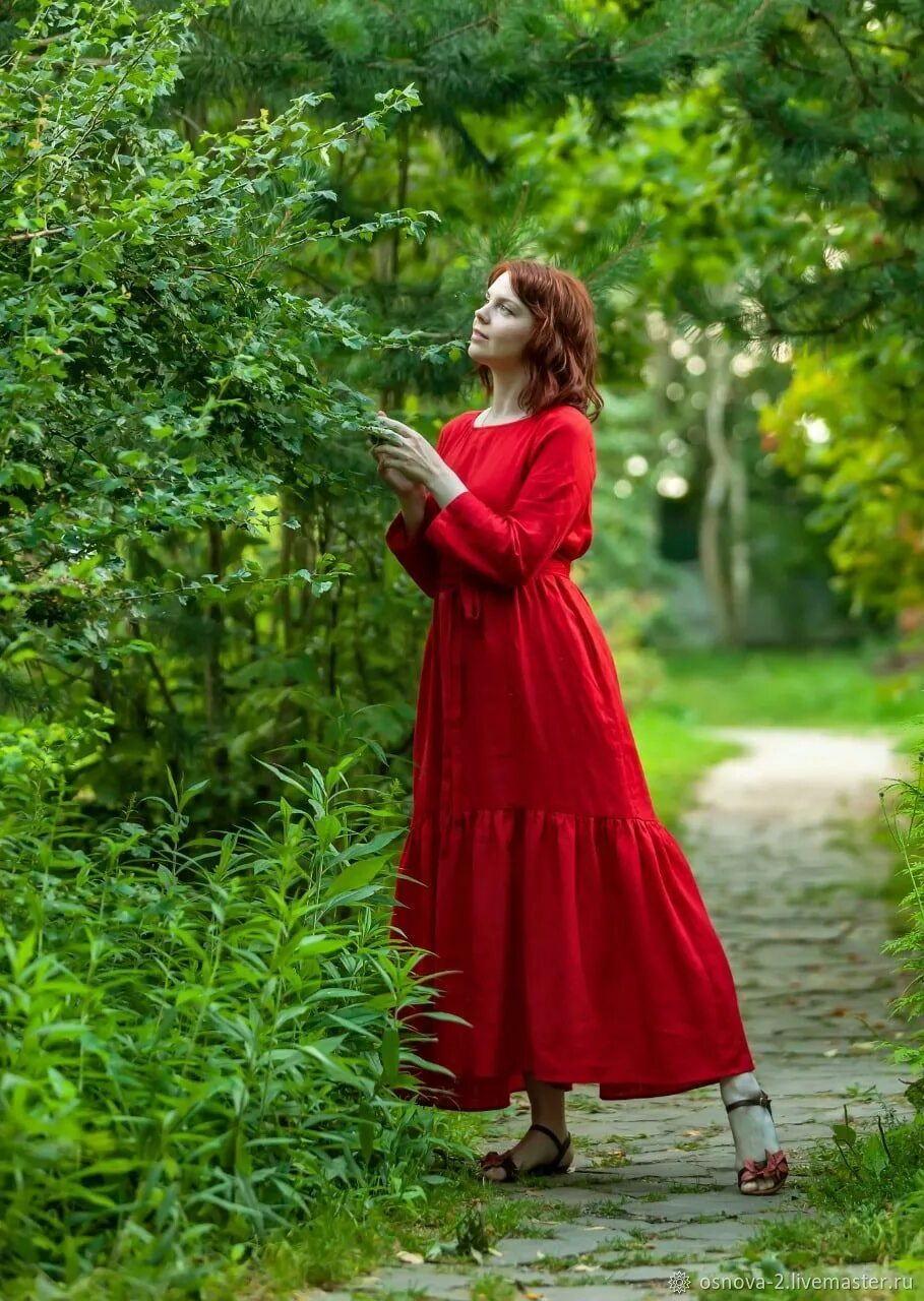 Красное платье из льна. Льняное платье. Рыжее льняное платье.