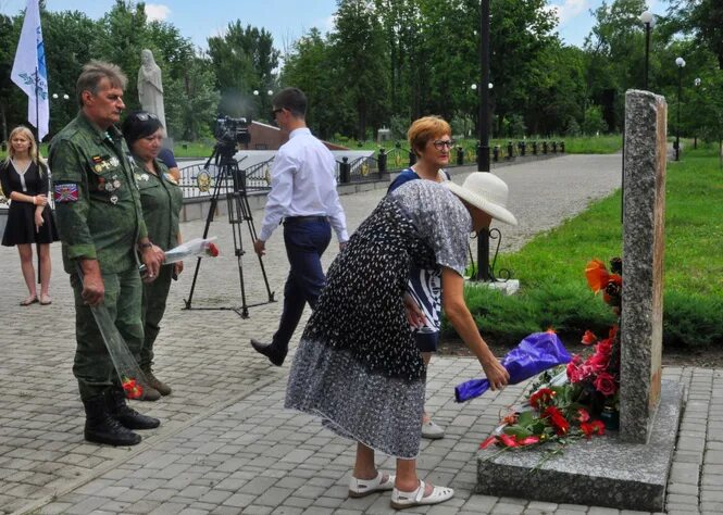 Свердловск ЛНР 9 мая. Похороны в Свердловске ЛНР. Ветераны Луганска и Донецка. Первомайское донецкая область новости сегодня