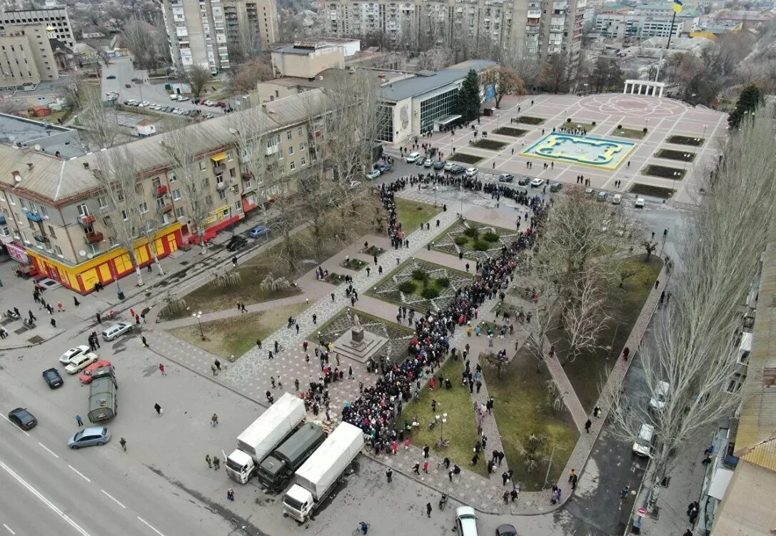 Что сегодня в центре города. Мариуполь центр города. киев центр города. центр киева сейчас. мариуполь города украины.