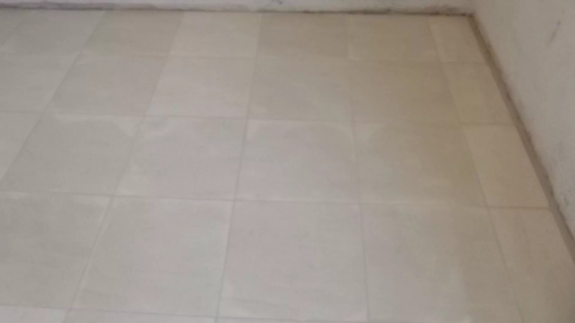 Укладка керамогранита 60*120 на пол на кухне. Плитка без шва. Укладка керамогранита 60*20. Керамогранит без стыков. Плитка без стыков.