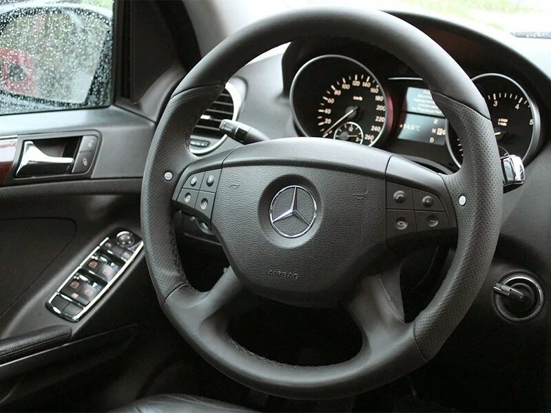 Ремонт руля автомобиля. Руль Мерседес 204. Перешив руля w204. Mercedes Benz CL 65 Steering Wheel. Руль w164.