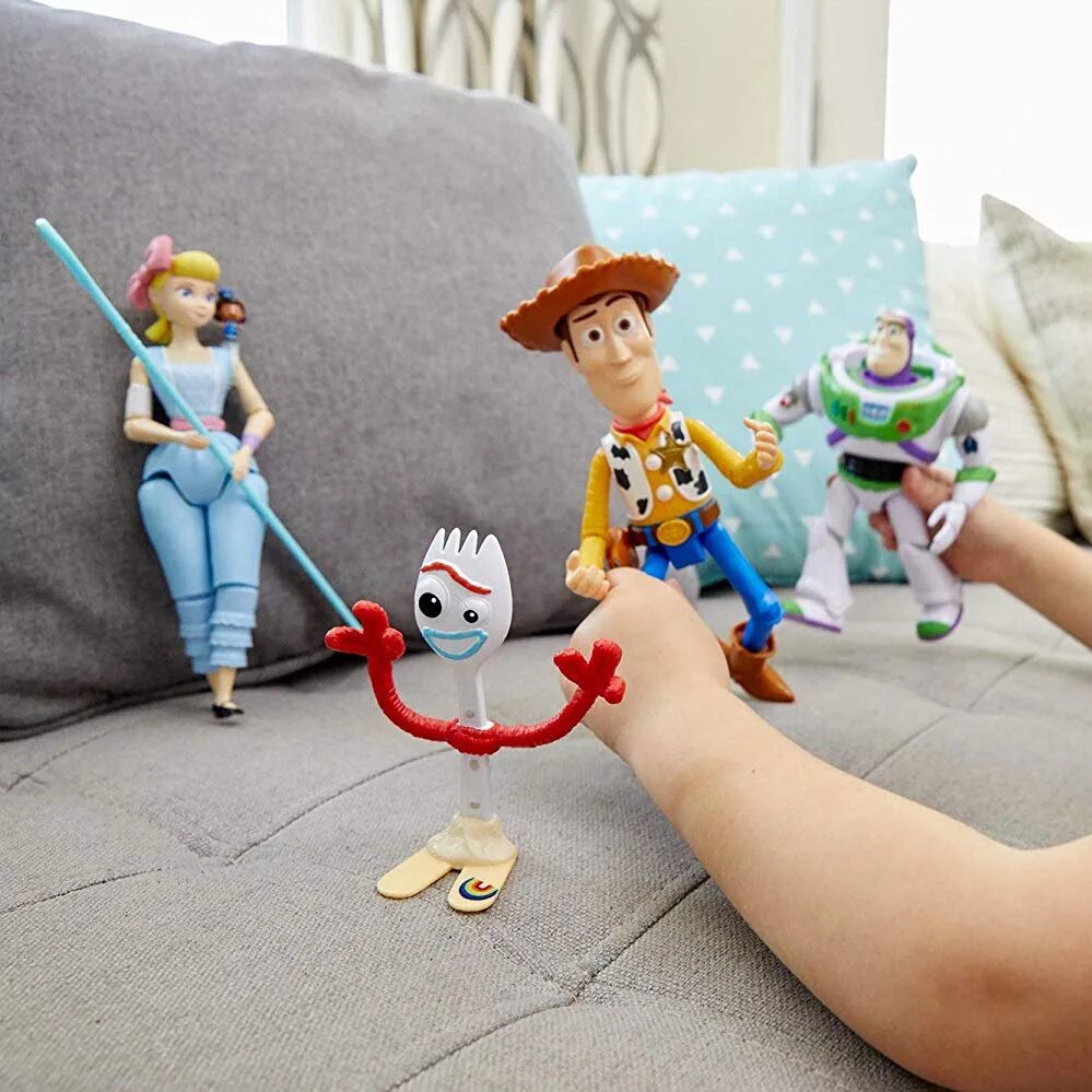 Покажи игрушку из мультика. Toy story 4 игрушки. Disney Pixar игрушки. История игрушек 4 Disney Pixar. Игрушки персонажи.