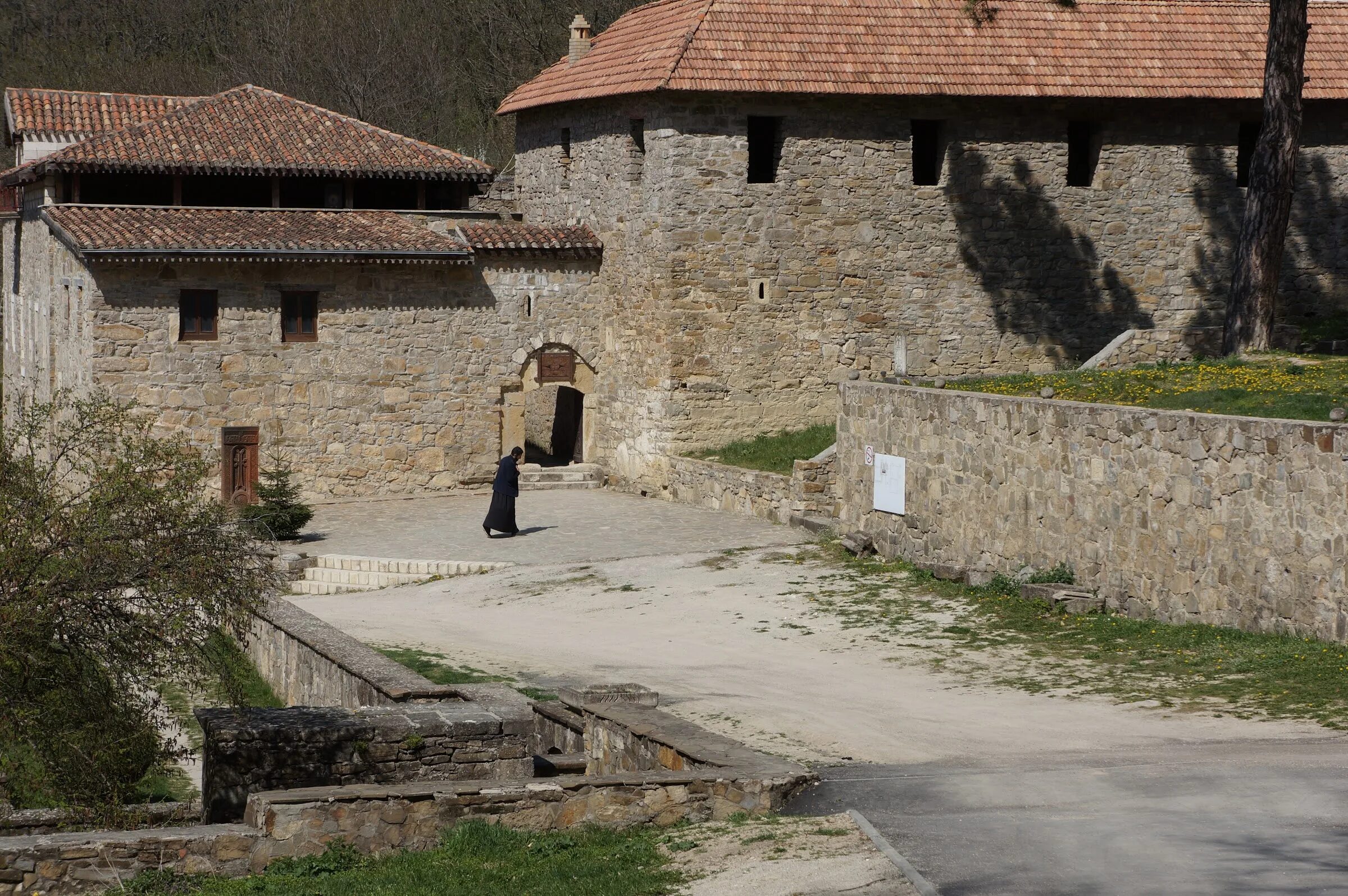 Армянский монастырь сурб-хач в старом крыму. Старый крым монастырь сурб-хач. Древний армянский монастырь сурб-хач. Сурб-хач старый крым. Армянский монастырь сурб хач.