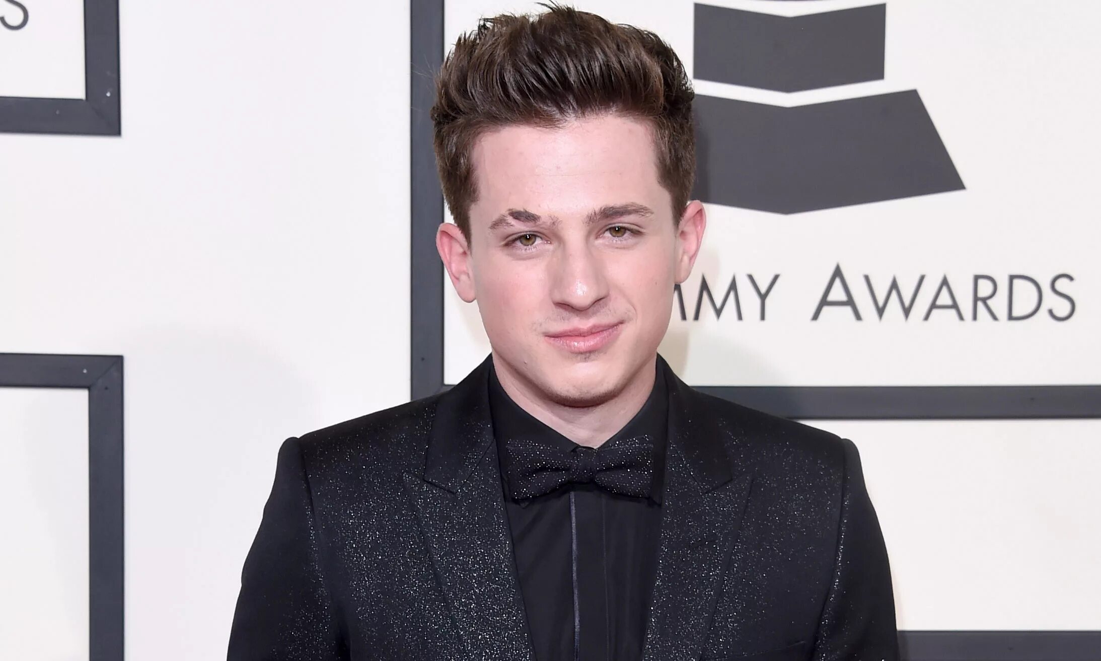 Charlie puth how. Charlie puth. charlie puth 2025. charlie puth charlie 2025. чарли пут 2016.