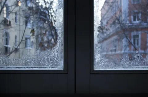 Мороз на пластиковых окнах