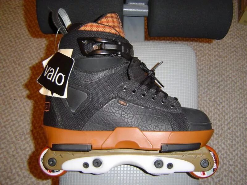 Valo jj1. Valo ab Gold Skate. Ролики valo. Valo технические. Вало купить