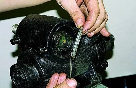 Отрегулировать рулевую колонку уаз