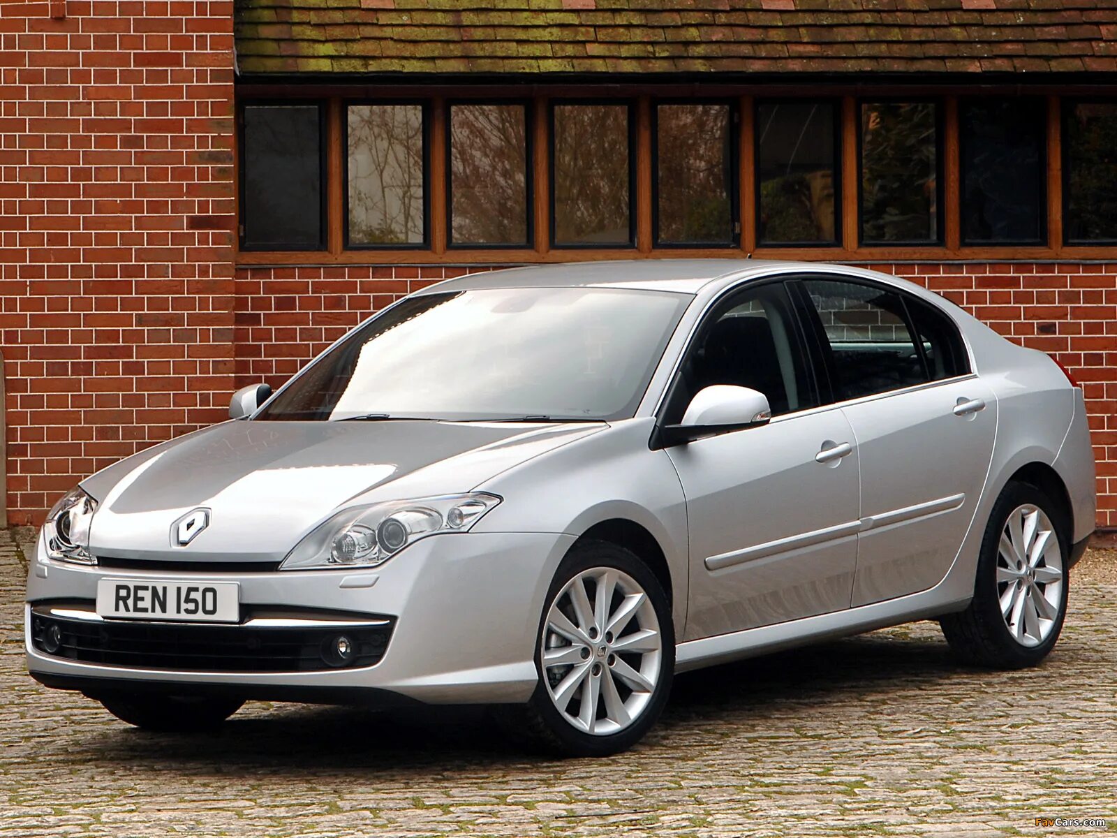 Рено лагуна 2007. Renault laguna 3 2007. renault laguna 3 поколение. renault laguna iii 2007 – 2012. рено лагуна хэтчбек 2007.