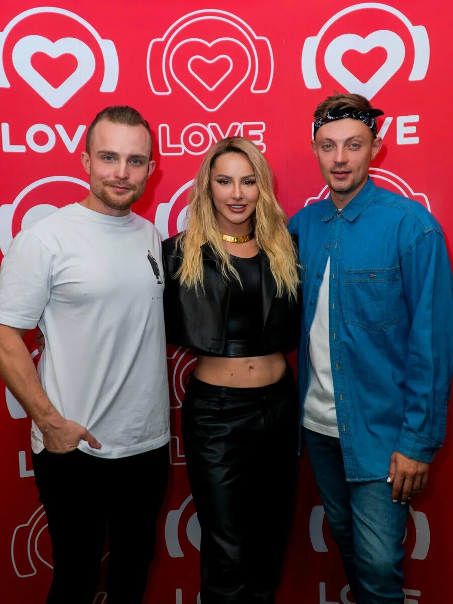 Красавцы love radio. Новые хиты 2022. Хиты лав радио 2023. Лав радио волна. Love radio ярославль.